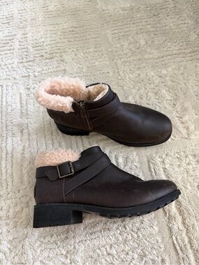UGG women’s benson II brown leather boots
